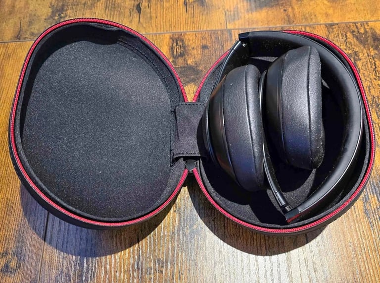 BEATS STUDIO 3 NOISE CANCELLING HEADPHONES BLACK