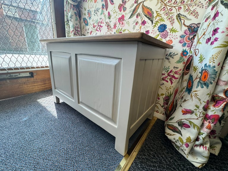 Blanket box