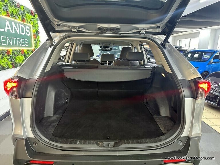 Toyota RAV4 2.5 VVT-I DESIGN [SAT NAV, REVERSE CAMERA &amp; 4WD]