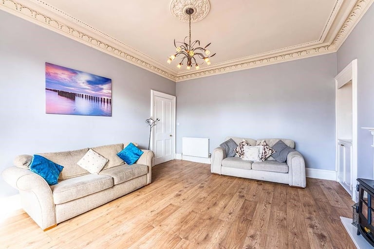 2 Bed Flat near Haymarket available to Rent from Feb