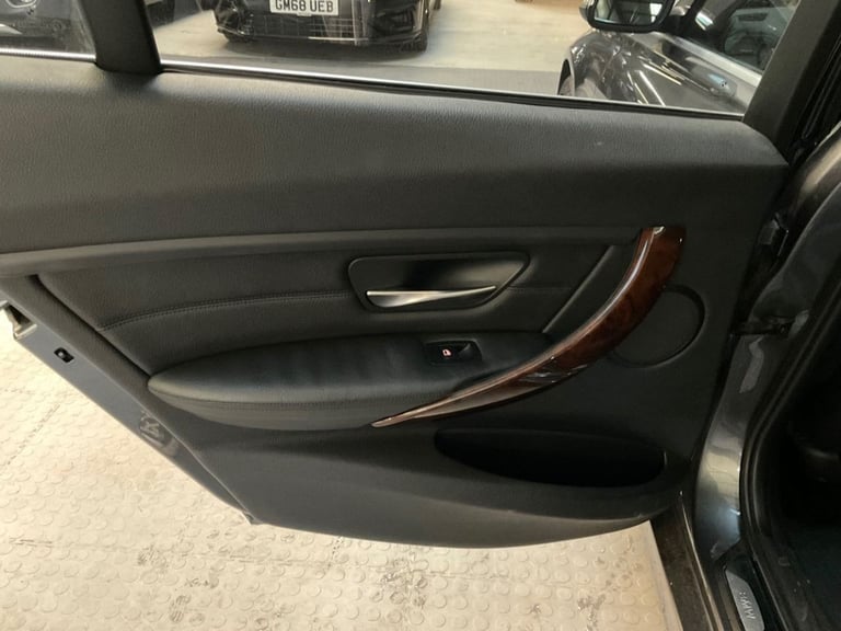 2013 BMW 3 Series 320d Luxury 5dr Step Auto ESTATE DIESEL Automatic