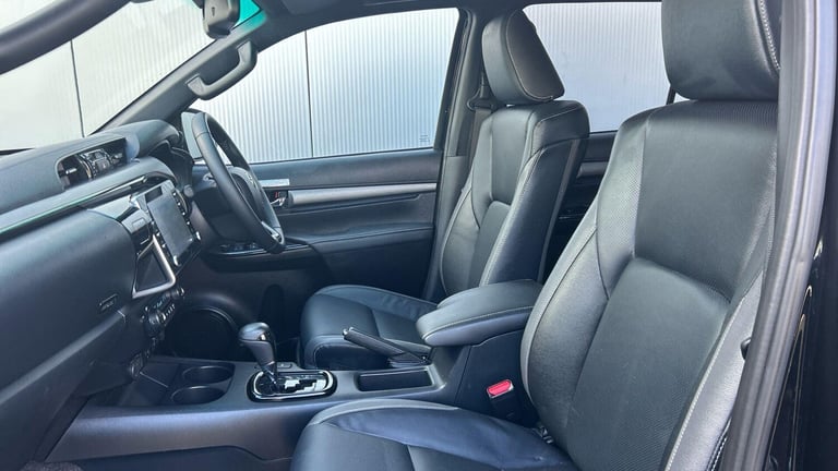 2024 Toyota Hilux 2.8 D-4D Invincible X Pickup Double Cab 4dr Diesel Auto 4WD Euro 6 (s/s) (2 PIC...