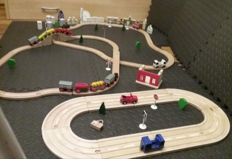 Kids Wooden Train Track Railway and cars Set Activity