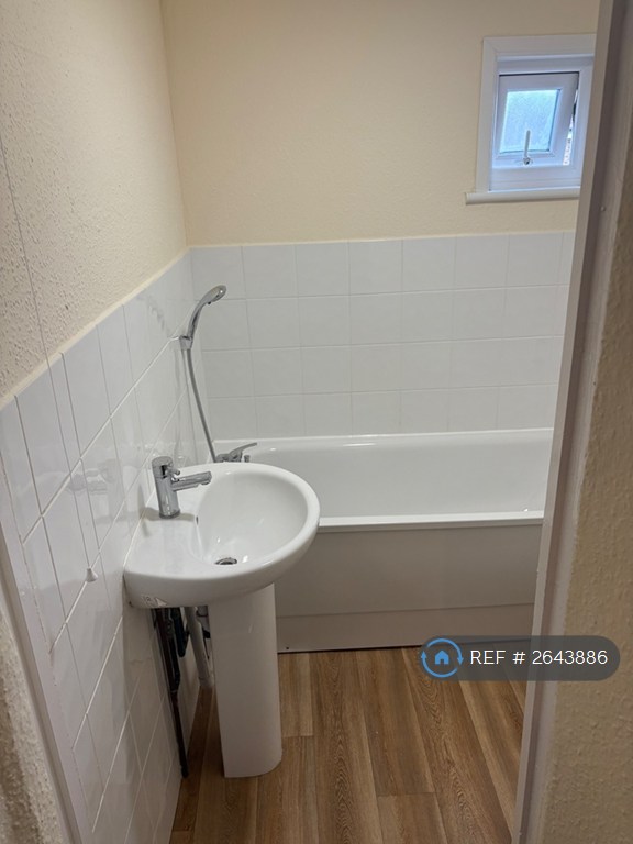 1 bedroom flat in Grange Road, Ramsgate, CT11 (1 bed) (#2643886)