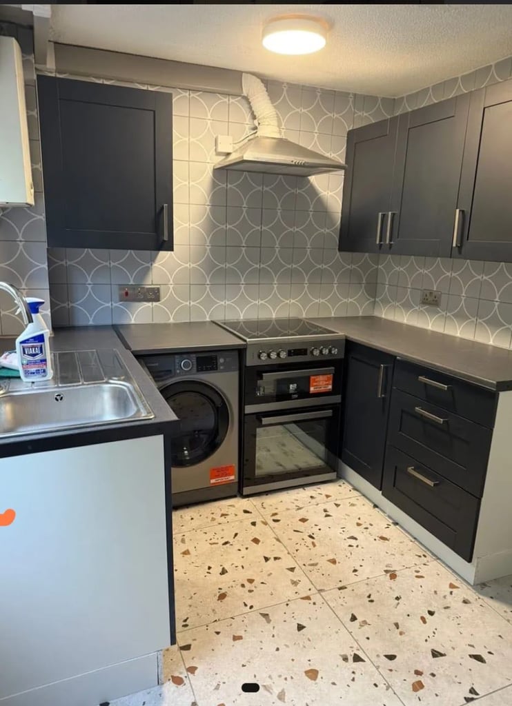 1 En-suite double bedroom. 