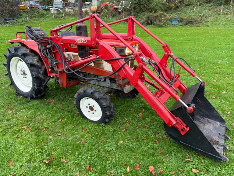 YANMAR YM2210BD 4WD TRACTOR WITH FRONT LOADER/ BUCKET ** WATCH VIDEO *** 22HP ** 1032 Hours
