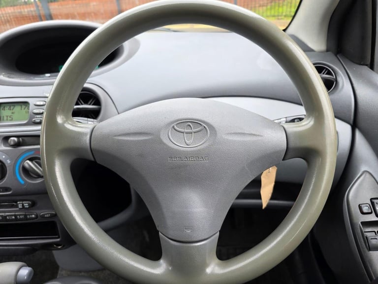 2001 Toyota Yaris 1.3 16v VVTi GLS 3dr Auto [AC] HATCHBACK PETROL Automatic