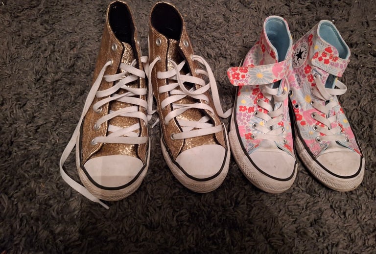 image for Converse, hardly worn, size 2