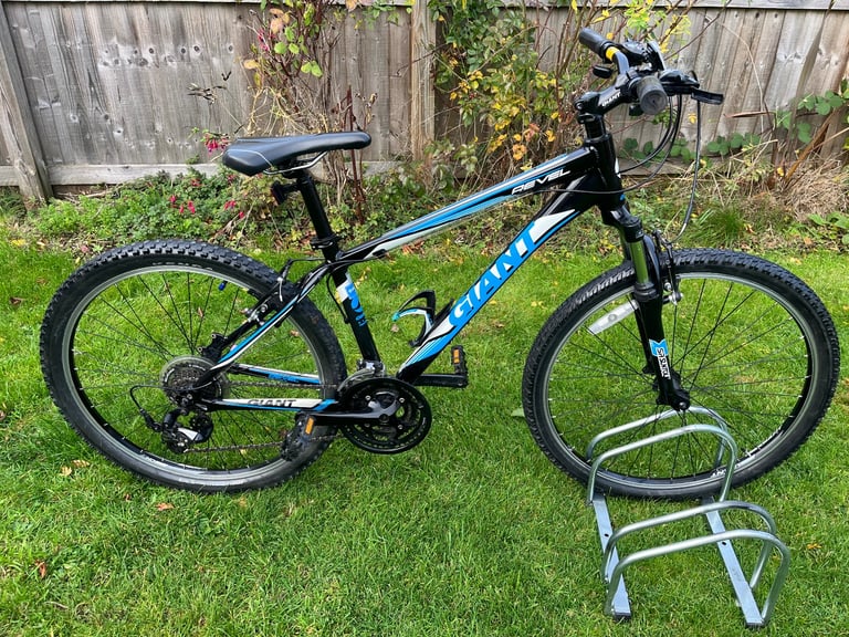 image for Giant/ Carrera bikes for sale - ( lightweight aluminium) 