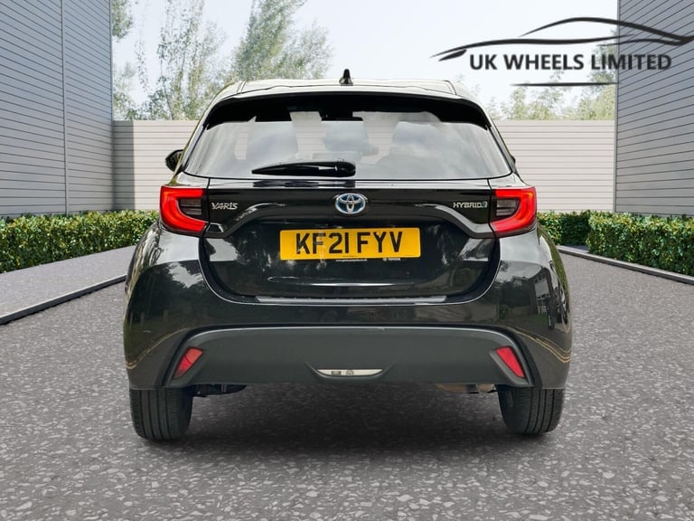 2021 Toyota Yaris 1.5 VVT-h Design E-CVT Euro 6 (s/s) 5dr HATCHBACK Petrol/Electric Hybrid Automatic