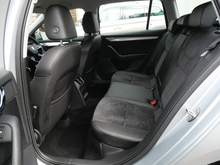 2014 Skoda Octavia 2.0 TDI Elegance DSG Euro 5 (s/s) 5dr Only 32000 Miles