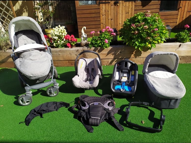 GRACO CAR SEAT, PUSHCHAIR, CARRYCOT, ISOFIX CAR SEAT BASE, CHICCO BABY CARRIER + ACCESSORIES 