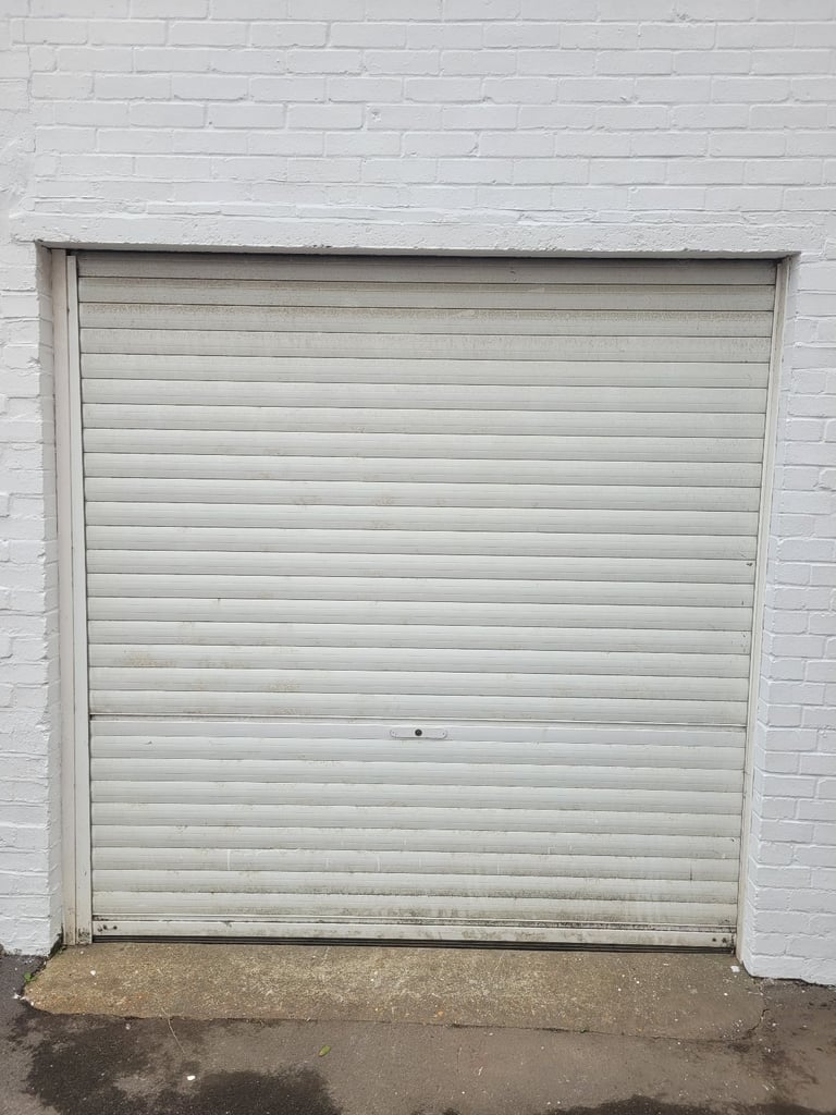 Garage in Southsea (Near seafront )