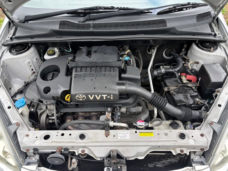 Toyota, YARIS, Hatchback, 2004, Manual, 1298 (cc), 3 doors