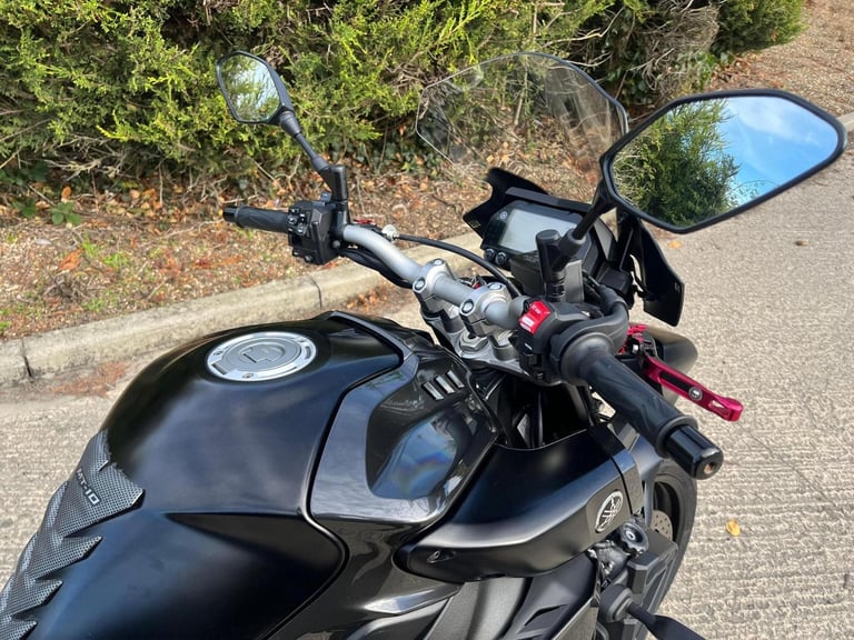 2017 17 YAMAHA MT10 MTN1000 MT-10 NAKED MUSCLE 1000 BLACK MINT 14k MILES SH