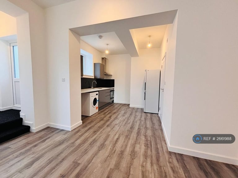 Studio flat in The Masons, Gerrards Cross, SL9 (#2661988)