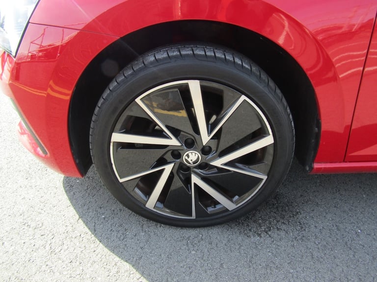 2021 Skoda Scala 1.6 TDI SE L 5dr - Glass Pan Roof / Sat Nav / 18'' Alloys and more! Hatchback Di...
