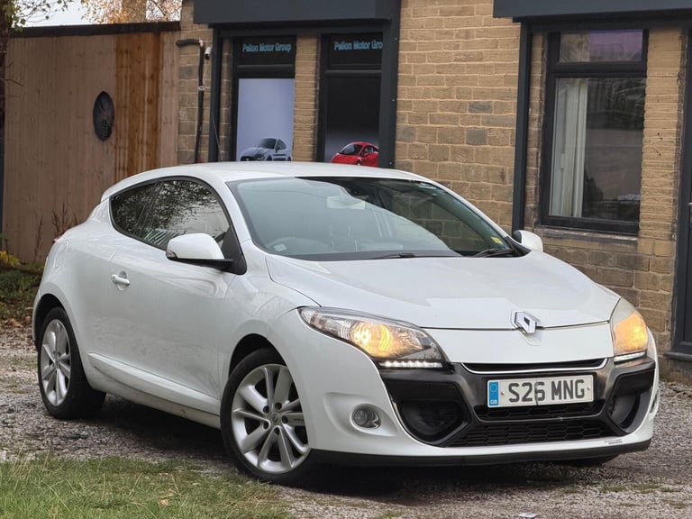 2013 Renault Megane 1.5 dCi 110 Dynamique TomTom 3dr [Start Stop] COUPE DIESEL Manual