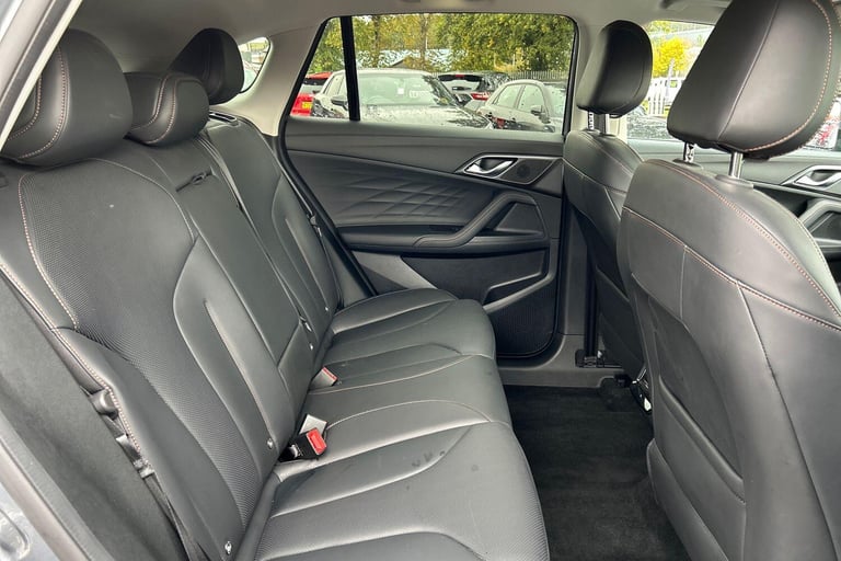 2025 MG MG HS 1.5 T-GDI Trophy 5dr ESTATE PETROL Manual