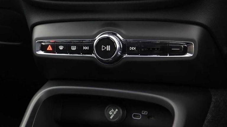 2025 Volvo XC40 Black Edition Ultra B3 Mild hybrid Petrol Automatic SUV Hybrid Automatic