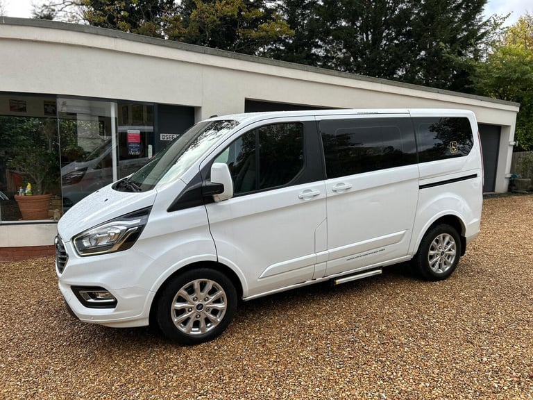 image for 2020 Ford Tourneo Custom 2.0 EcoBlue 130ps 8 Seater Minibus Limited Minibus Diesel Manual