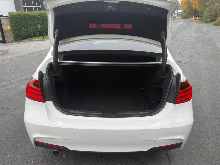 BMW, 3 SERIES, Saloon, 2014, Manual, 1995 (cc), 4 doors