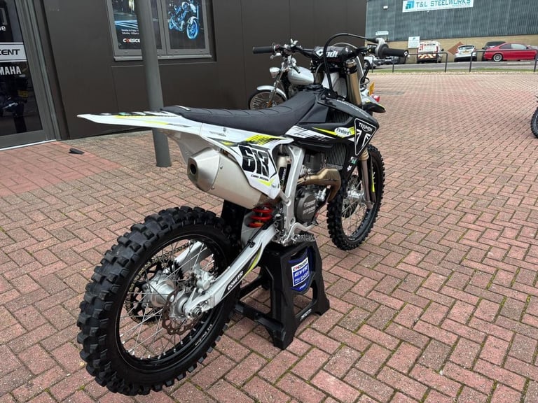 TRIUMPH TF 450-RC EDITION 2025 - 24 HOURS USE - TRIUMPH LC GPA FITTED