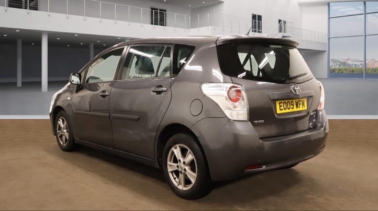 Toyota verso automatic 1.8 petrol 7 seaters ulezfree