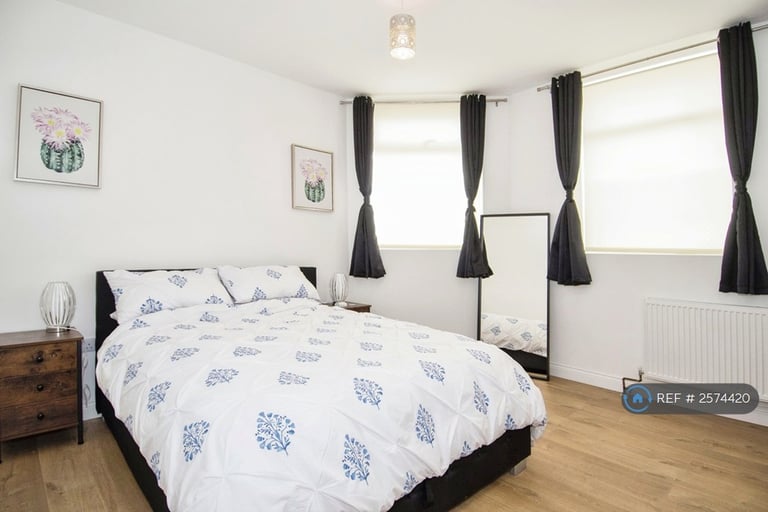 1 bedroom flat in Anstis Street, Plymouth, PL1 (1 bed) (#2574420)