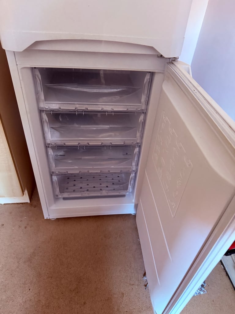 Fridge freezer