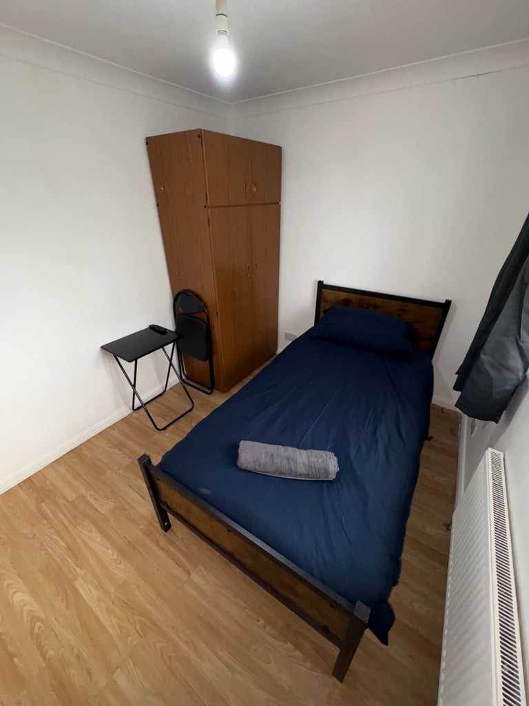 Rooms to rent Gatwick 