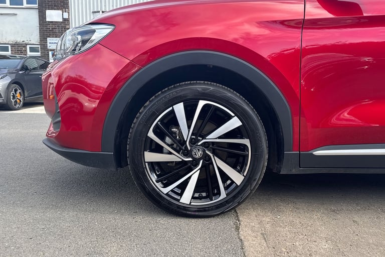 2025 MG MG ZS 106600 Hatchback Hybrid Automatic