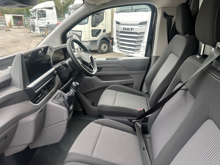  Volkswagen Transporter Panel Van 2.0 Tdi T28 Commerce Pro Panel Van 5dr Diesel