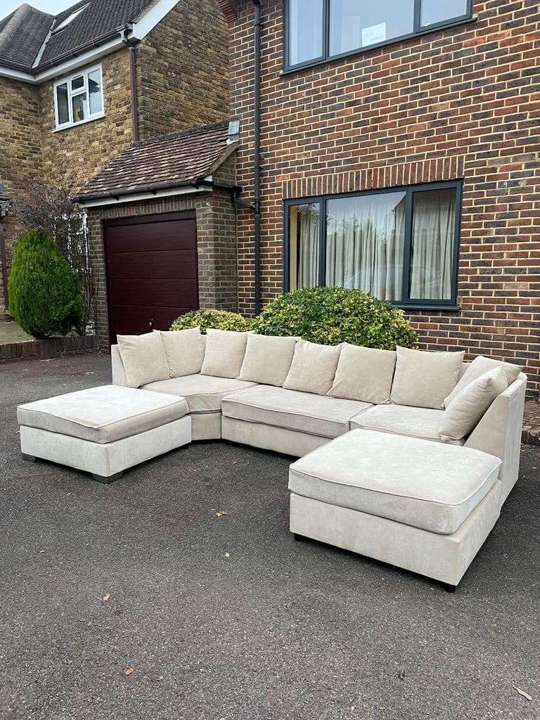 Large cream U shaped corner sofa - DELIVERY AVAILABLE!