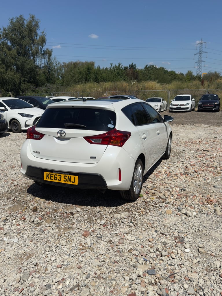 2025 Toyota Auris PETROL AUTOMATIC 1,5L Hatchback HYBRID ELECTRIC Manual
