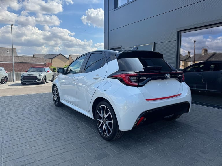 2022 Toyota Yaris 1.5 VVT-h Dynamic E-CVT Euro 6 (s/s) 5dr HATCHBACK Petrol/Electric Hybrid Autom...