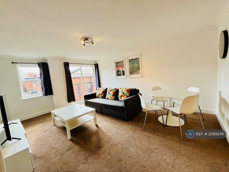 2 bedroom flat in Qube, Birmingham, B1 (2 bed) (#2599376)