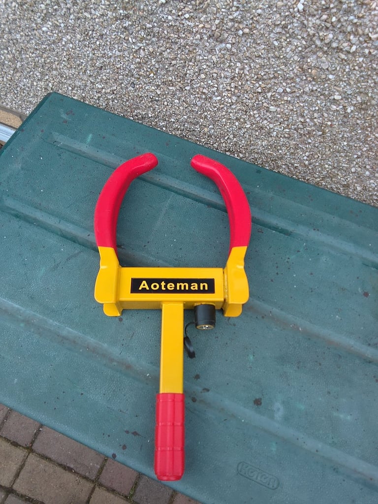 Wheel clamp