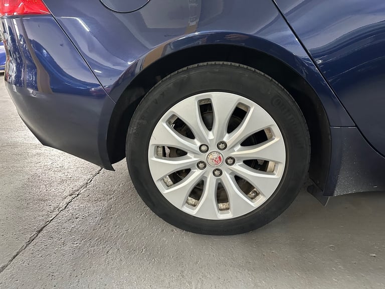 2016 Jaguar XE 2.0d Portfolio Euro 6 (s/s) 4dr SALOON Diesel Manual