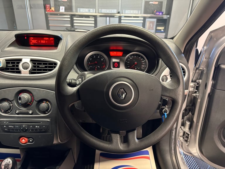 2010 Renault Clio 1.2 16V I-Music 3dr HATCHBACK Petrol Manual