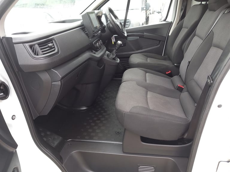 2023 Renault Trafic LL30 BUSINESS PLUS AIR CON LWB Box Van Diesel Manual