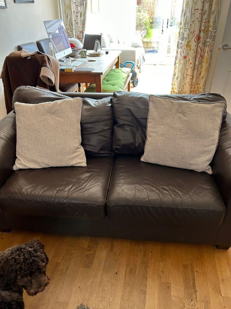 2 seater leather couches 