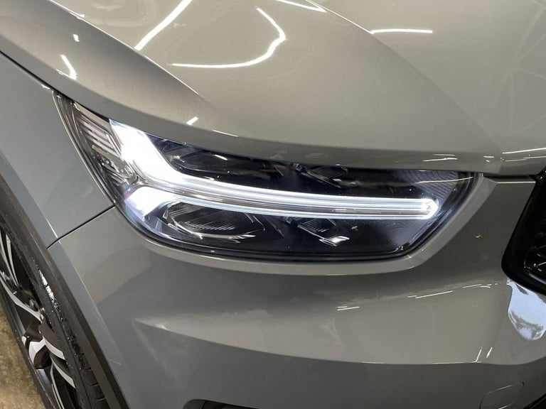 2021 Volvo XC40 2.0 B4 MHEV R-Design SUV 5dr Petrol Hybrid Auto Euro 6 (s/s) (197 ps) ESTATE PETR...