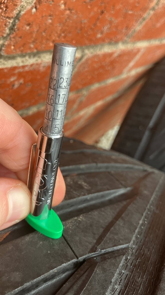 Pair of 275 40 20 XL Uniroyal Rainsport 5 4x4 XL Tyres 