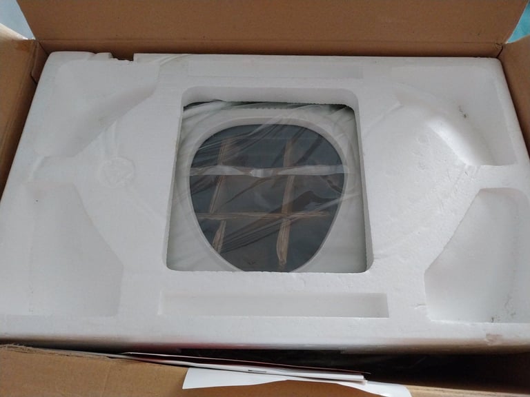 NEW Morphy Richards bread maker