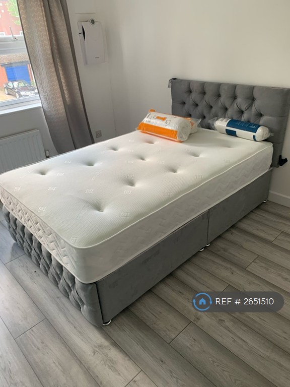 1 bedroom in Waterfield Close, London, SE28 (#2651510)