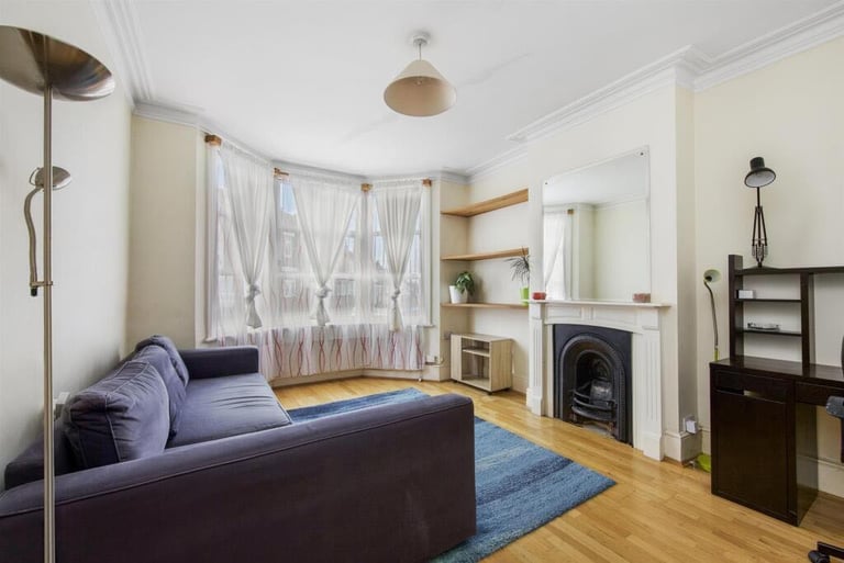Beautiful, spacious 1 double-bedroom garden flat