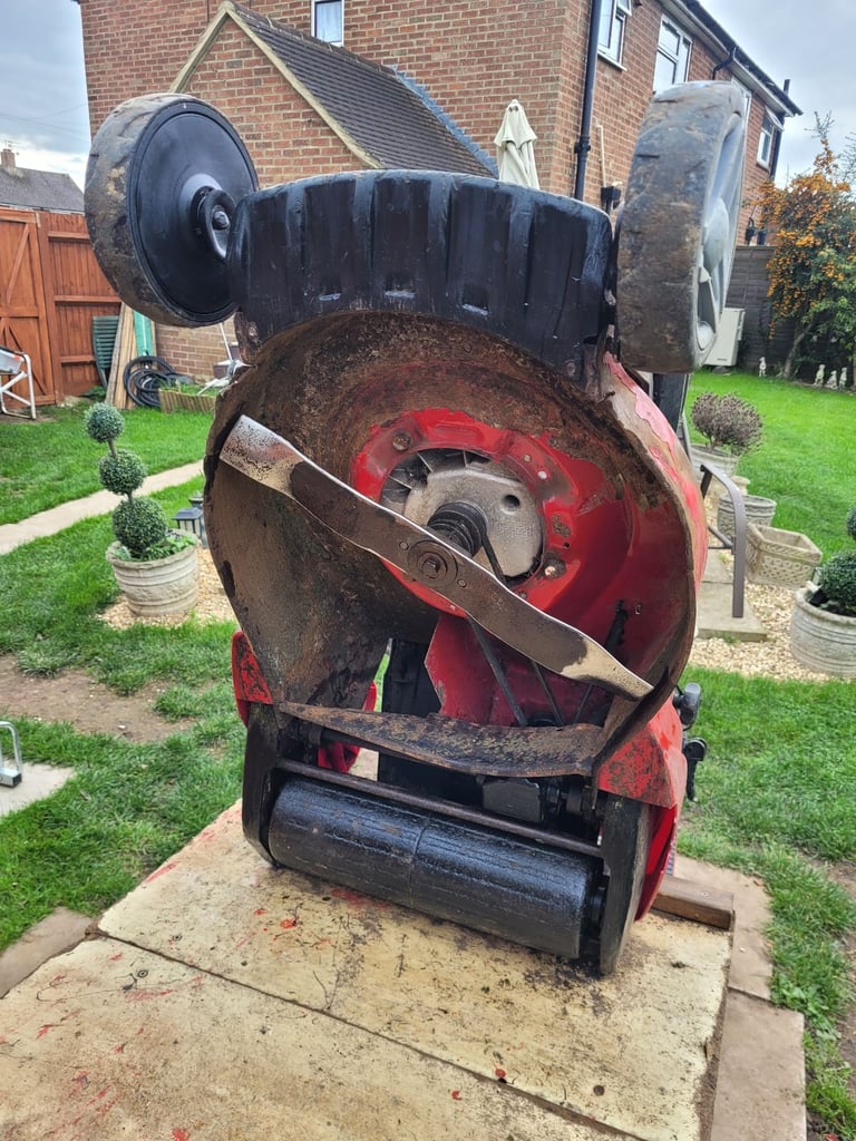 Lawnmower 