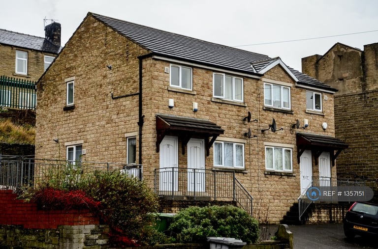 image for 1 bedroom flat in Willow Lane, Huddersfield, HD1 (1 bed) (#1357151)