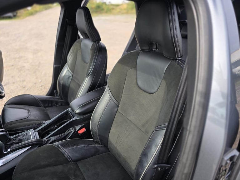 2017 Volvo V40 1.5 T3 R-Design Nav Plus Hatchback 5dr Petrol Auto Euro 6 (s/s) (152 ps) Hatchback...